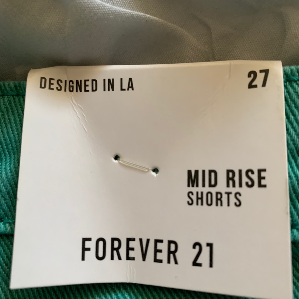 Forever 21 distressed shorts. - Picture 5 of 6
